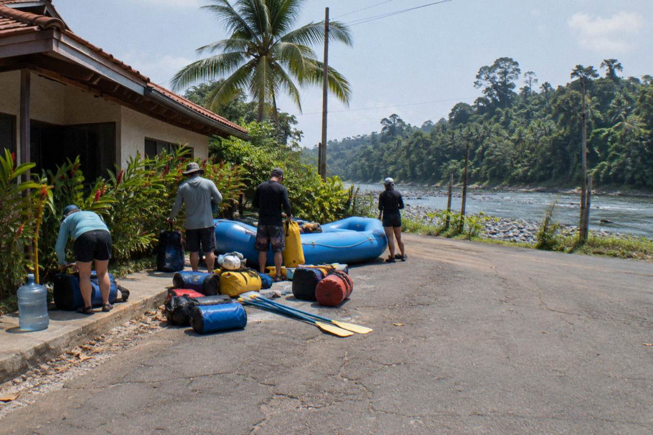 San Jose Rafting Class 3-4 with Connection to La Fortuna